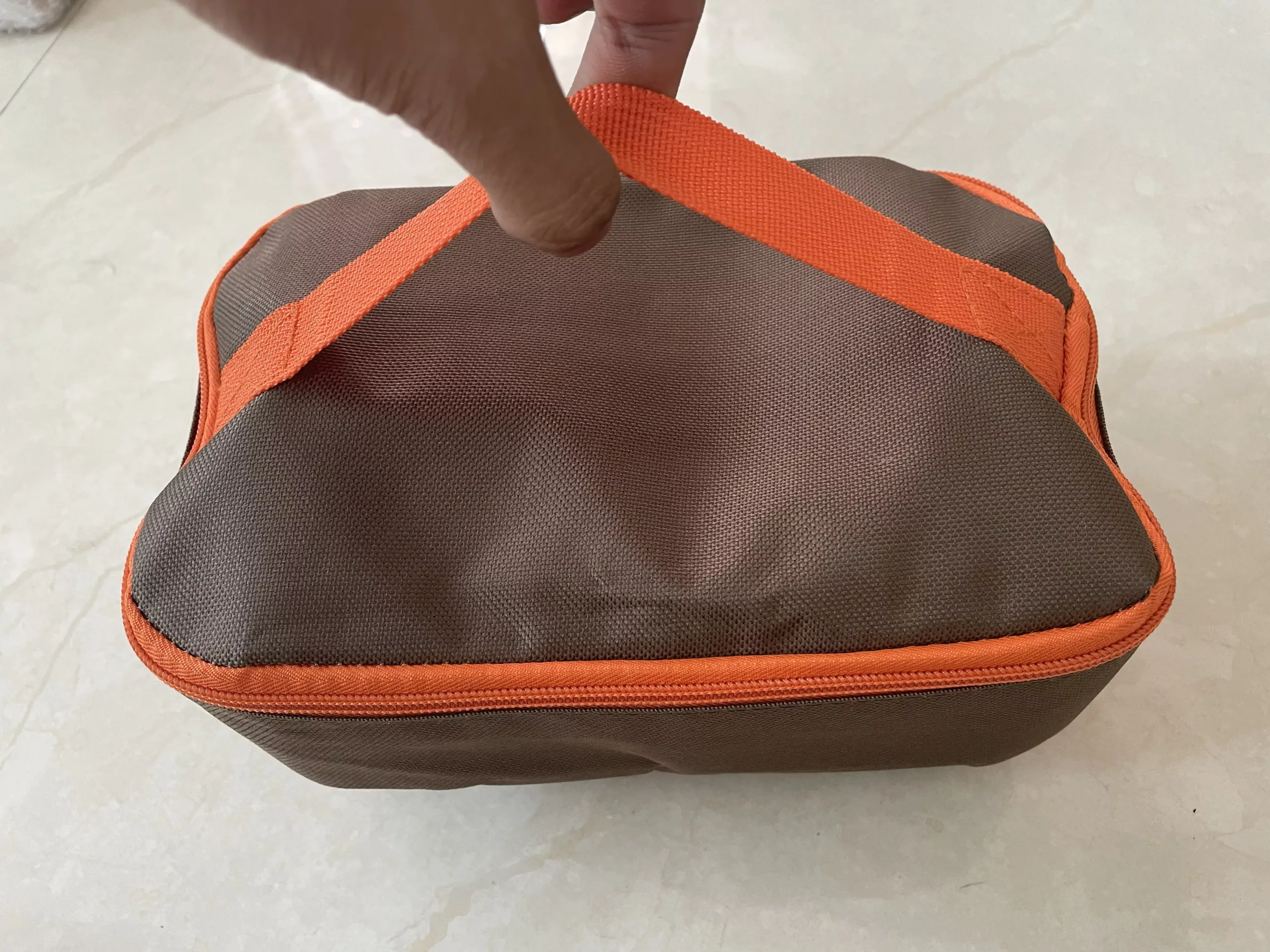 휴대용 가방이 포함된 보온 도시락의 장점